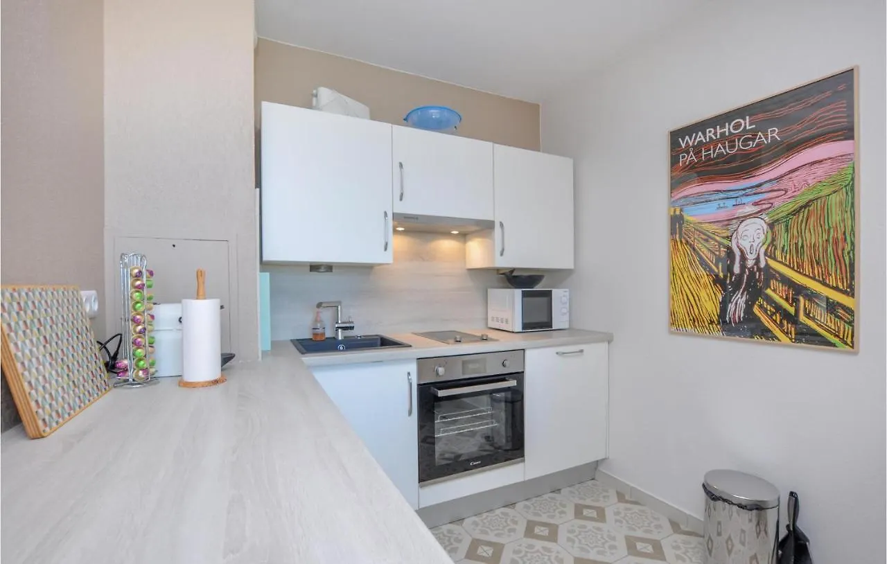Amazing Apartment In Мандельё-ла-Напуль 0*,  Франция